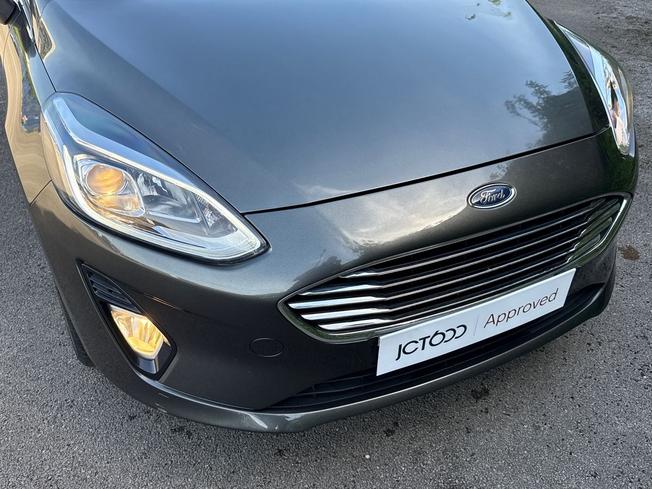 FORD Fiesta Photo 30