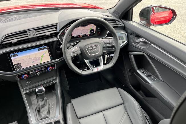 AUDI Q3 Photo 42