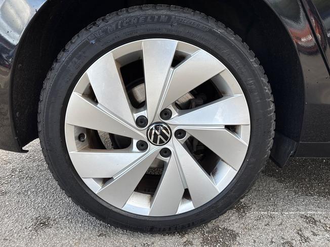 Volkswagen Golf Photo 32