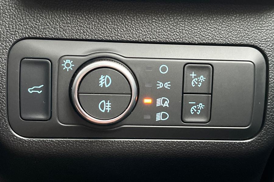 Ford Kuga Photo autoimg-5f6759b393fd66f5bcffe60594645f8501371b80.jpg