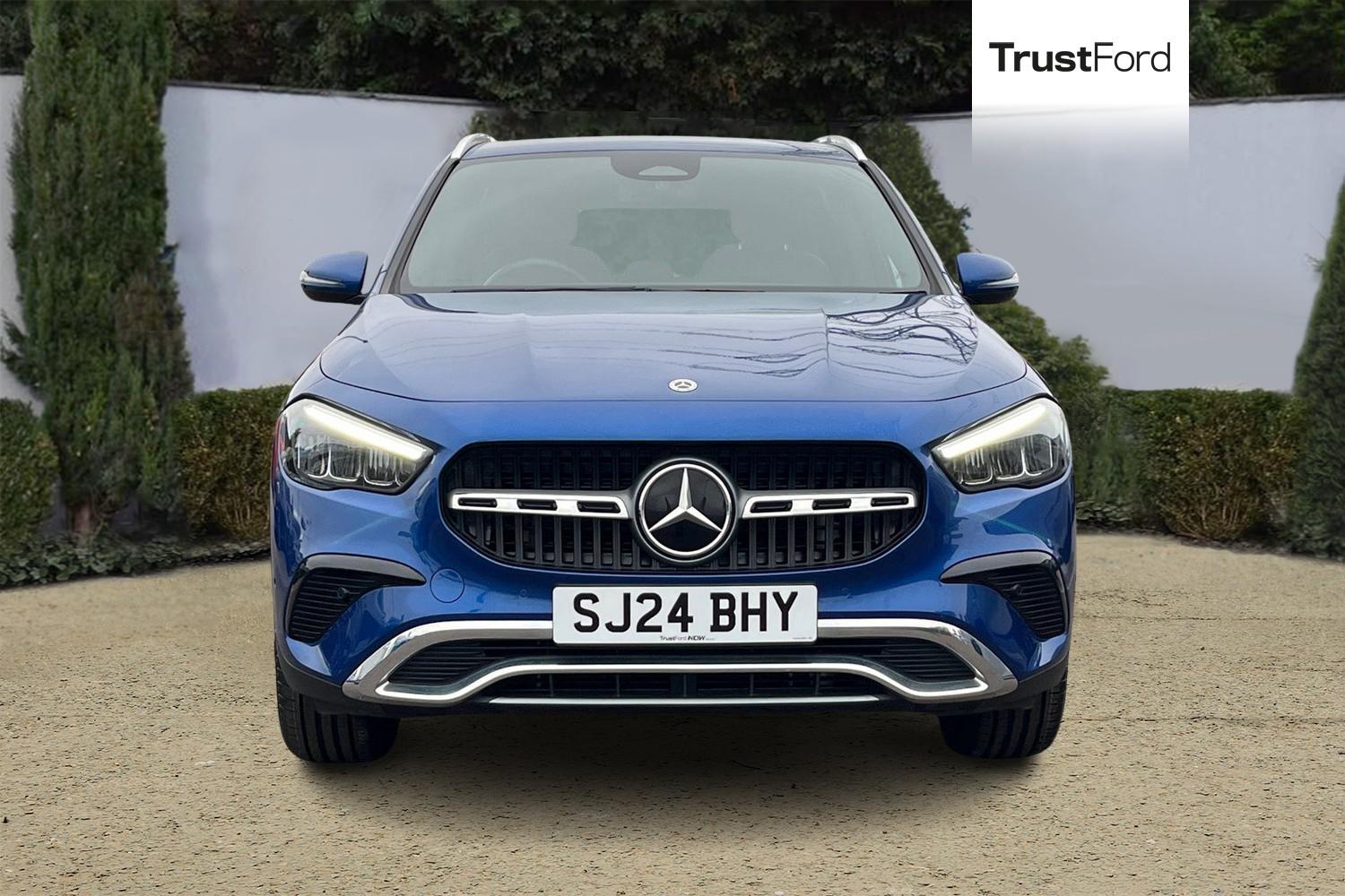Mercedes-Benz GLA Photo 5