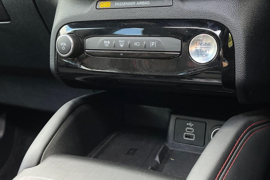 Ford Kuga Photo autoimg-5f6cc77ad83e77e332fafa3d4aeba3afd343c4a7.jpg