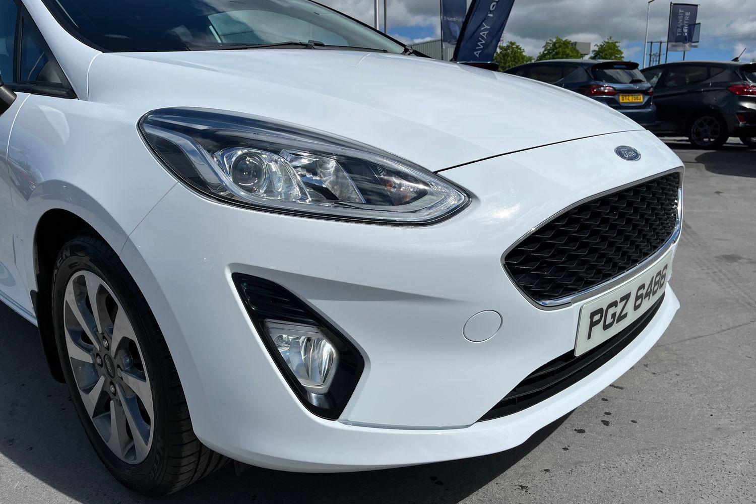 Ford FIESTA Photo 22