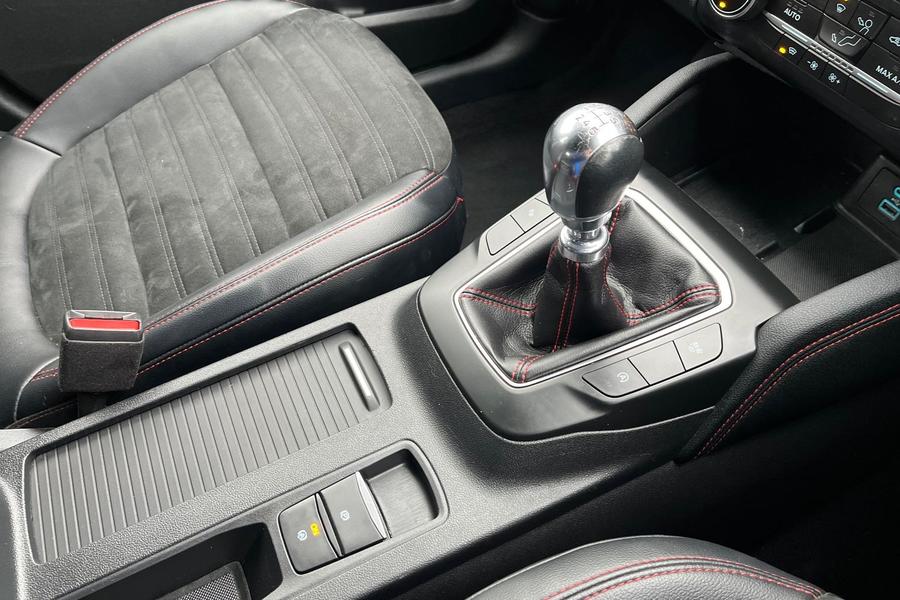 Ford KUGA Photo autoimg-5f6e66d2711642f6c35628e4274545cf929f7484.jpg