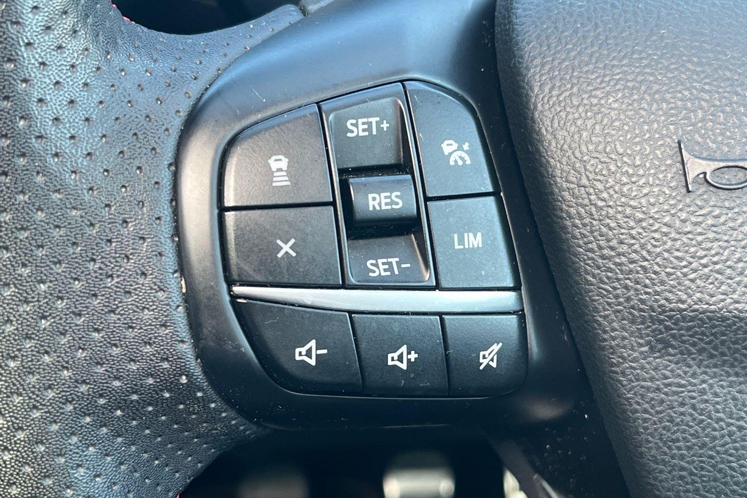 Ford KUGA Photo 26