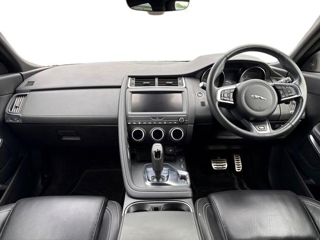 JAGUAR E-Pace Photo 10