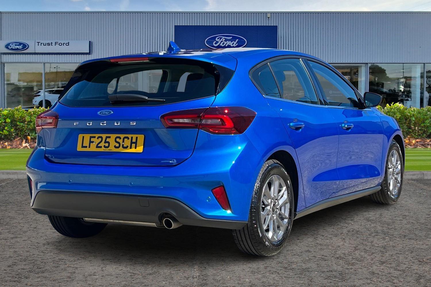 Ford Focus Photo 3