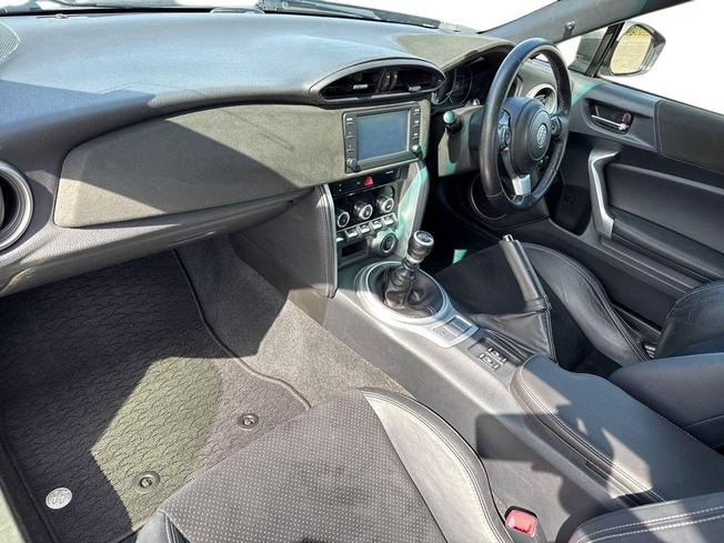 TOYOTA GT86 Photo 2