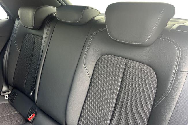 AUDI Q2 Photo 9