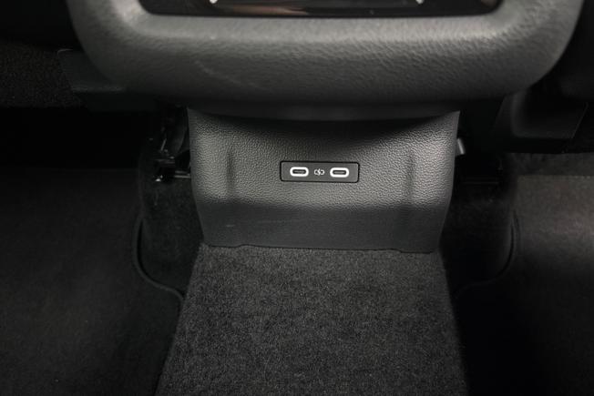 VOLKSWAGEN  T-Roc Photo 35
