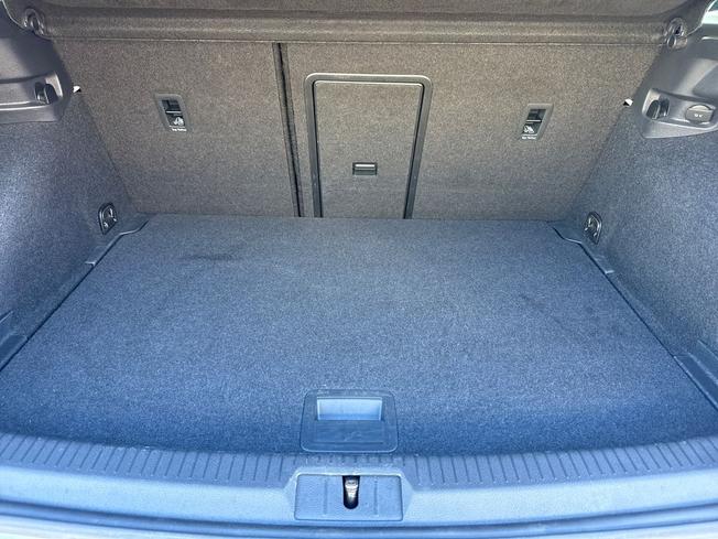 VOLKSWAGEN Golf Photo 12