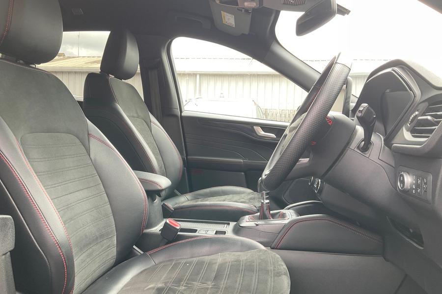 Ford KUGA Photo autoimg-5f83cf0eb2f67130ecd9a1d2a7a1db0c9d1d1127.jpg