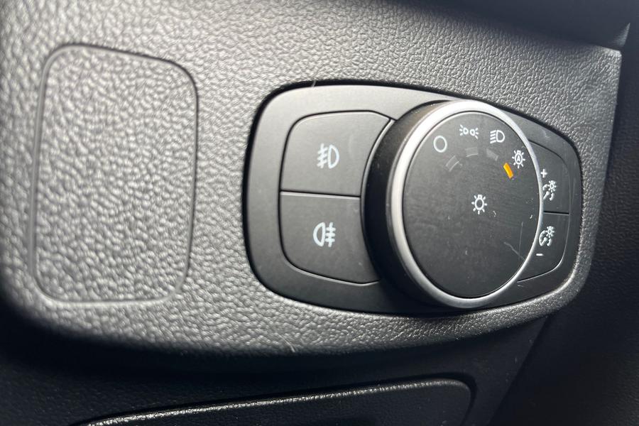 Ford FOCUS VIGNALE Photo autoimg-5f83d386aa5f868e0b96ccfcd5c77a409c14f038.jpg