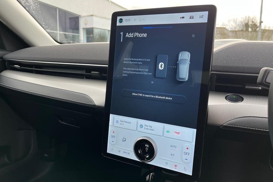 Ford MUSTANG MACH-E Photo autoimg-5f8679bcf688bd800c99eb7deb1dbd79c0cbf5ba.jpg