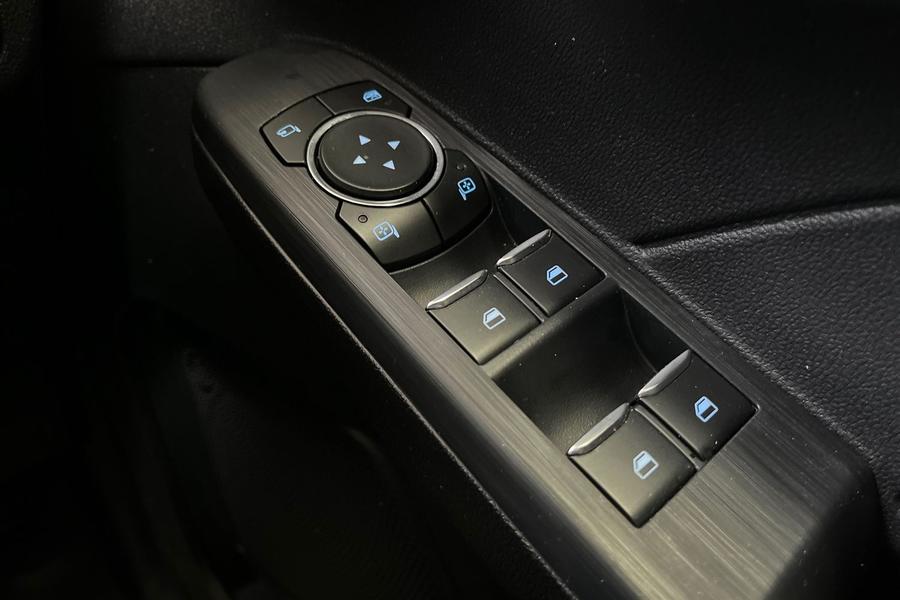 Ford Kuga Photo autoimg-5f8d9e19884073f748c8a184bd60d043e5f3fedf.jpg