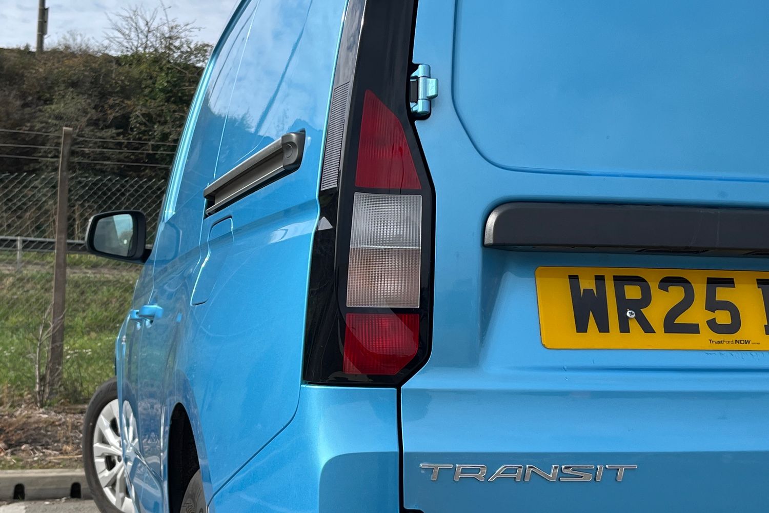 Ford TRANSIT CONNECT Photo 28