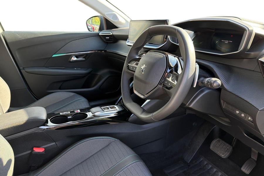 Peugeot 208 Photo autoimg-5f8e33d3125b7cc6c6f972b663fc4b39f871368b.jpg