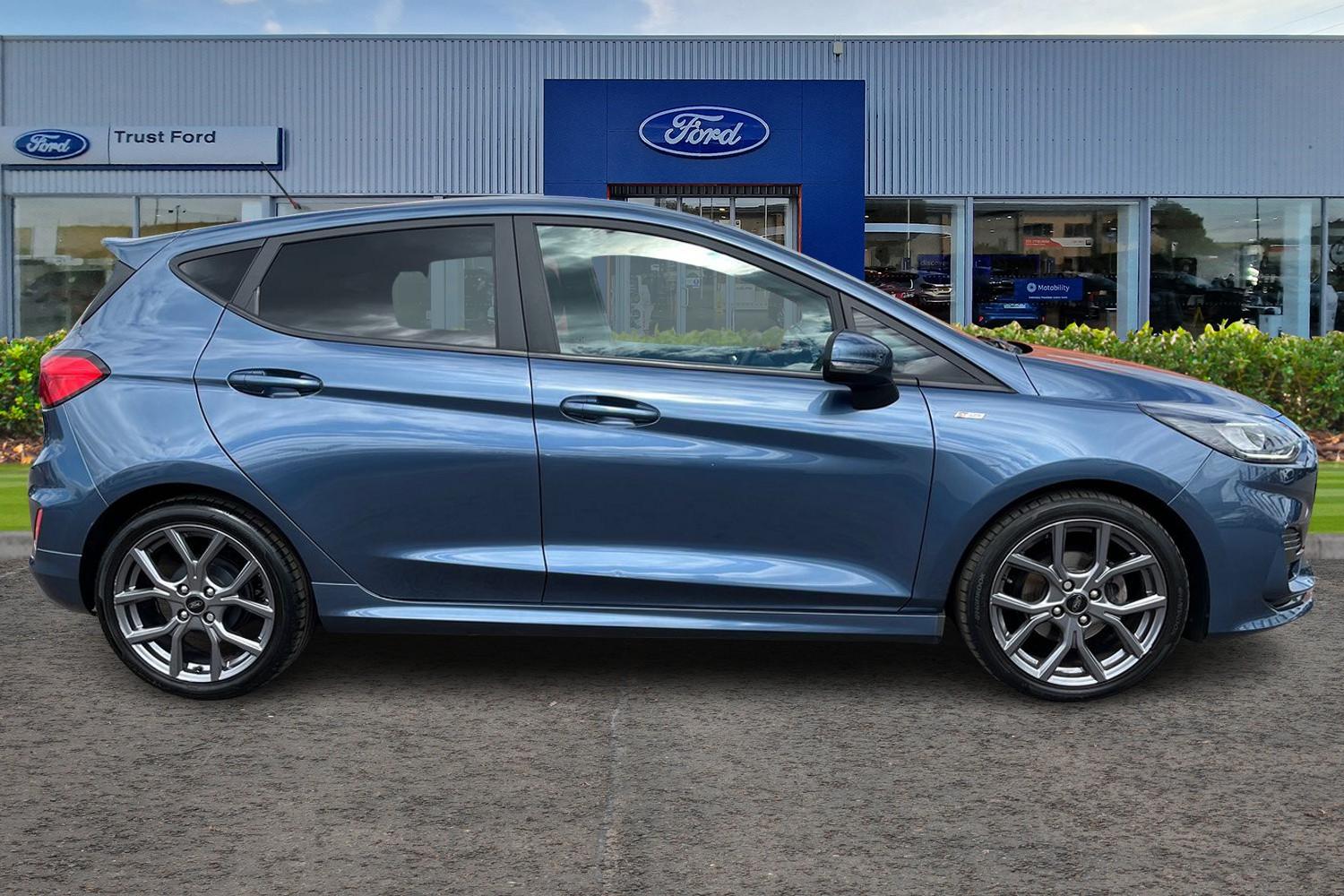 Ford Fiesta Photo 2