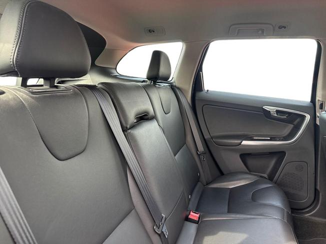 Volvo XC60 Photo 9
