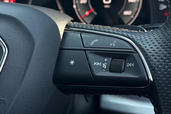 AUDI Sq7 Photo 17