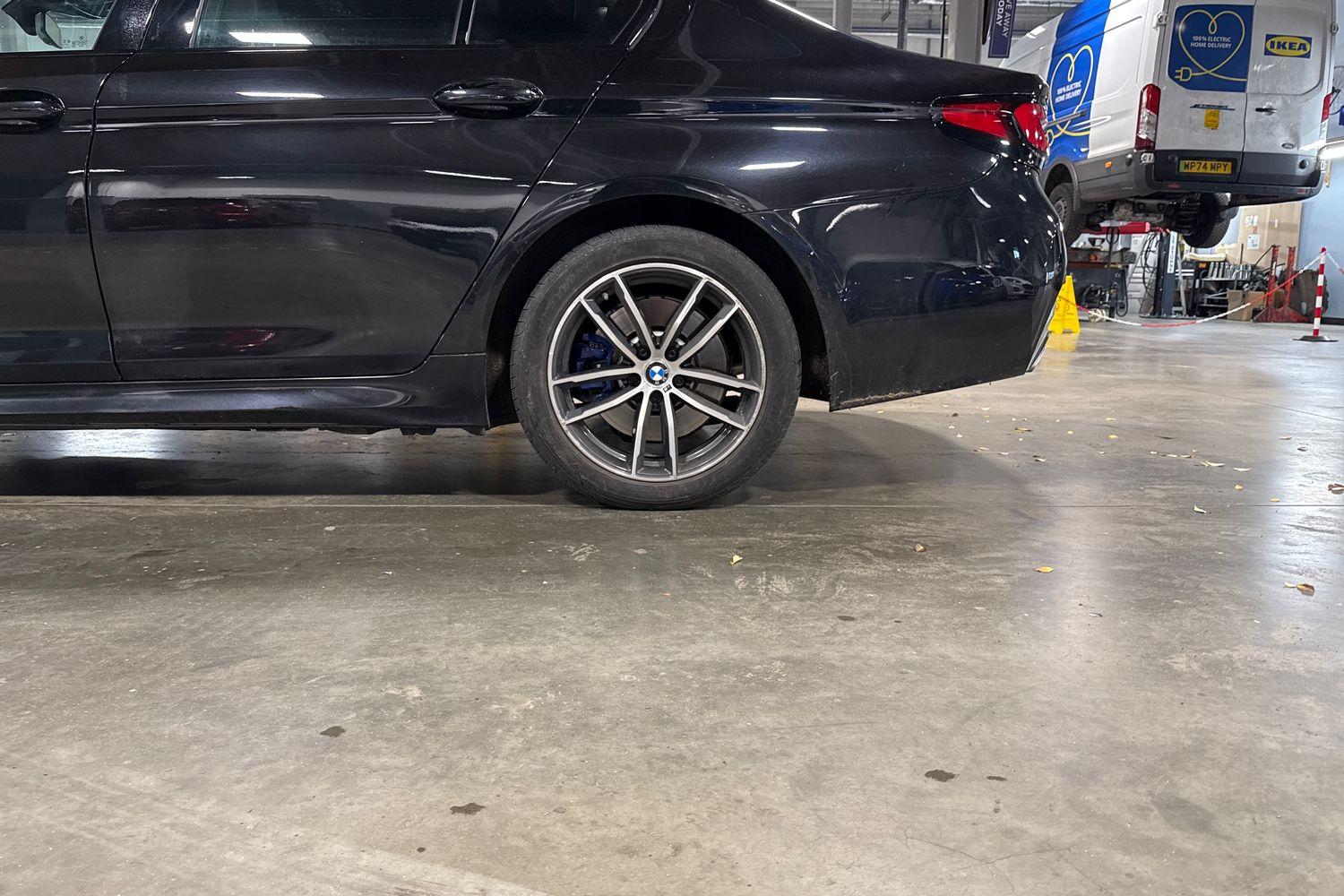 BMW 5 Series Photo 7