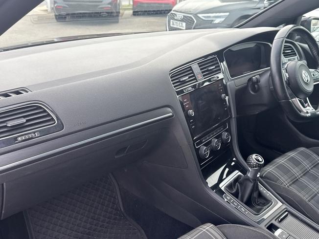 VOLKSWAGEN Golf Photo 35