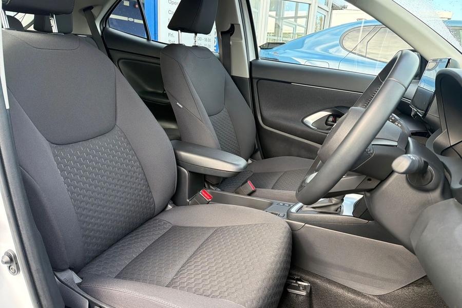 Toyota YARIS CROSS Photo autoimg-5fa1bdab3888329fc1234dc7944c169c21563445.jpg