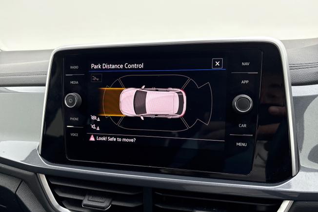 VOLKSWAGEN T-Roc Photo 23