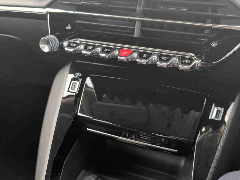 Used Peugeot E-2008 YD22ORO 23