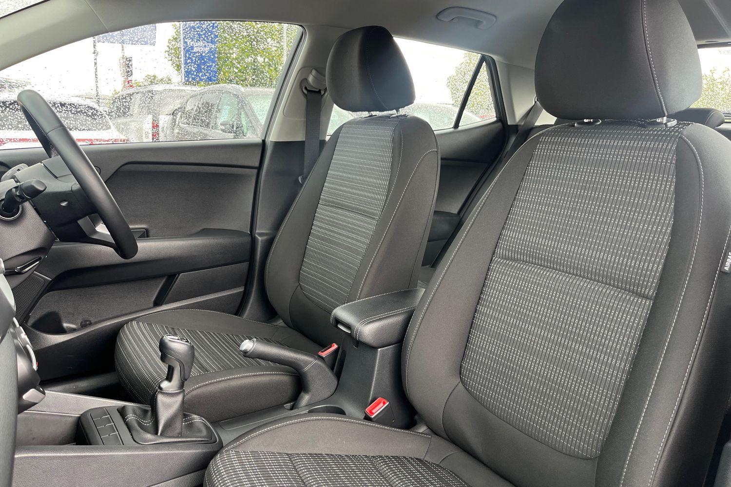 Kia STONIC Photo 18