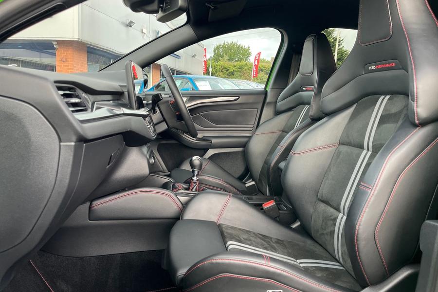 Ford FOCUS Photo autoimg-5fb2e69cc10637c5bf1b5470be477f36b4c0847a.jpg