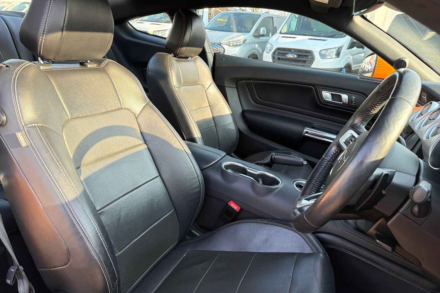 Ford MUSTANG Photo 16