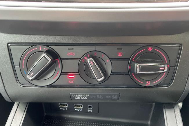 SEAT Ibiza Photo 32