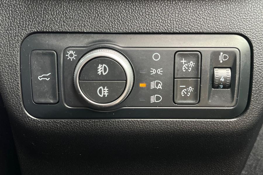 Ford Kuga Photo autoimg-5fbb764794b87cb6548413301e4e74bb2dcda247.jpg
