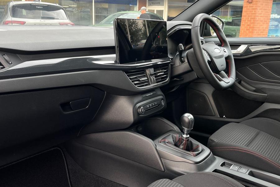 Ford FOCUS Photo autoimg-5fc223982830db5e37d8b5c048ed4df770a5fdb7.jpg