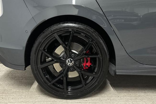 VOLKSWAGEN Golf Photo 5