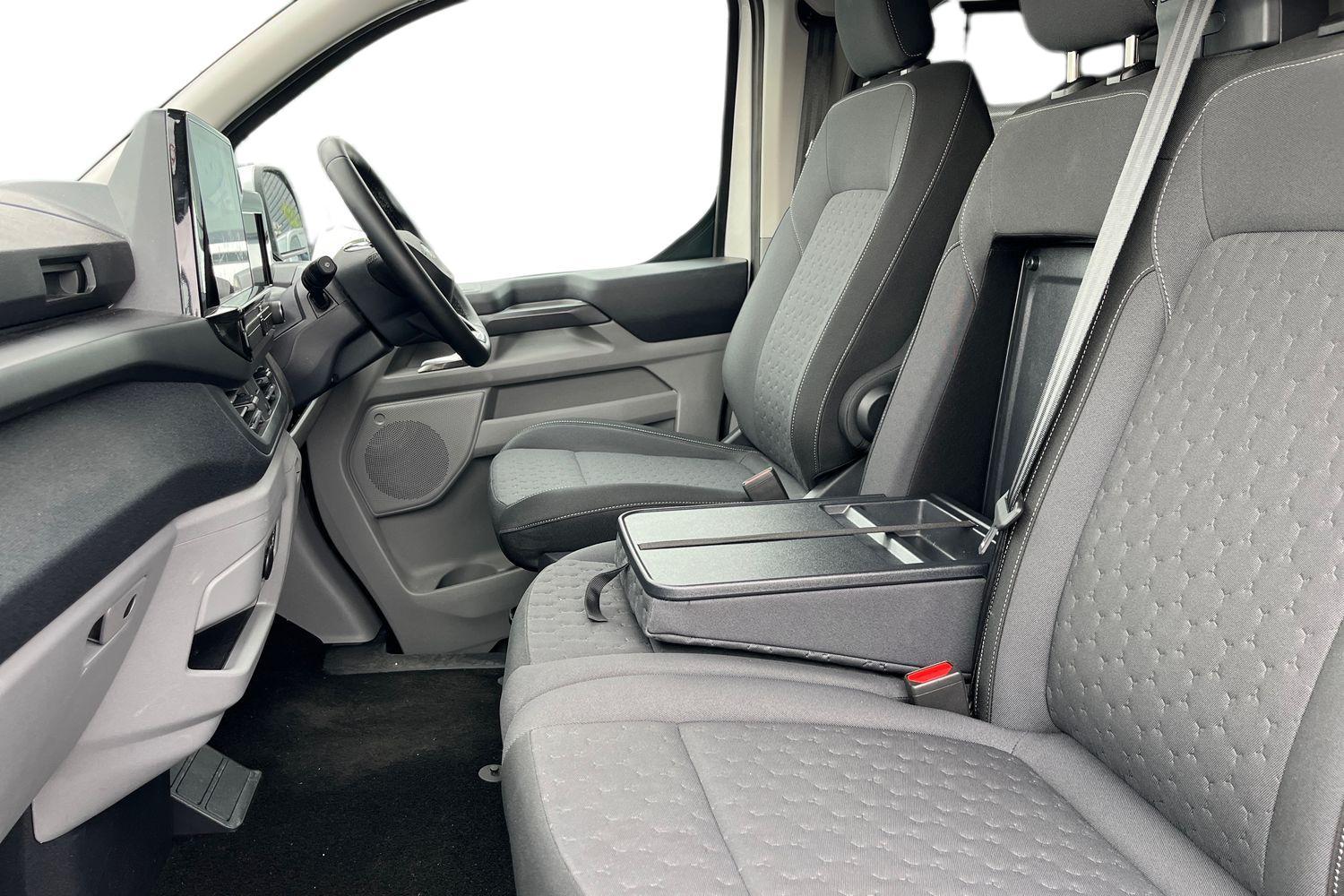 Ford TOURNEO CUSTOM Photo 9