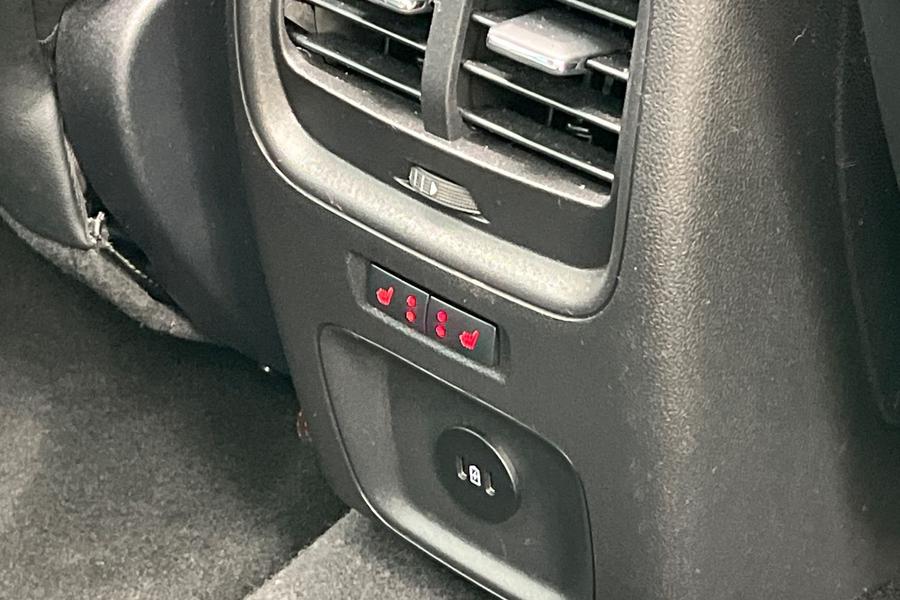 Ford KUGA Photo autoimg-5fcb6e974059a62d452f321248794948156b2869.jpg