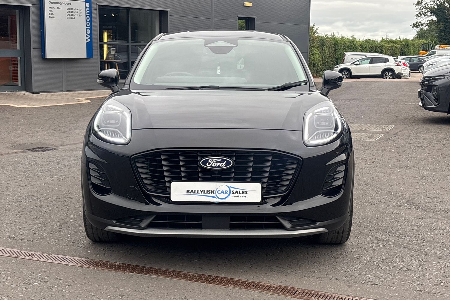 2026 Ford Puma 1.0 MHEV Titanium 5dr Petrol Hybrid Manual Euro 6 (s/s) (125 ps) in Black with 12k - vehicle photo 4 for sale on PureCar