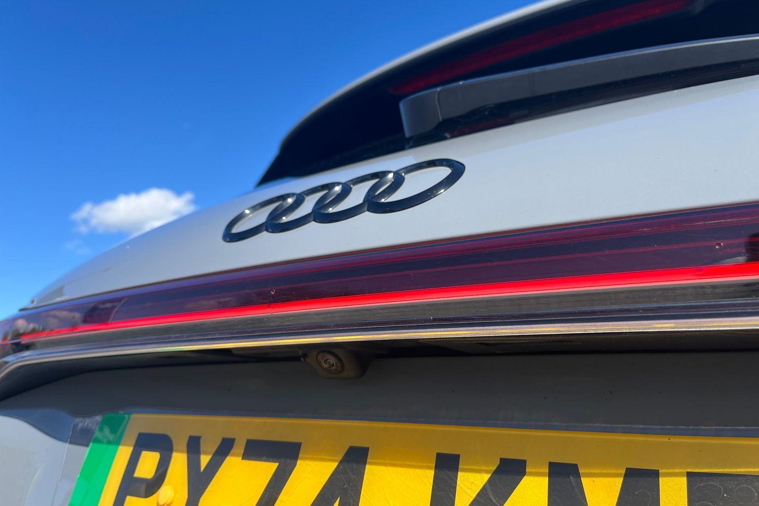 Audi Q4 e-tron Photo 38