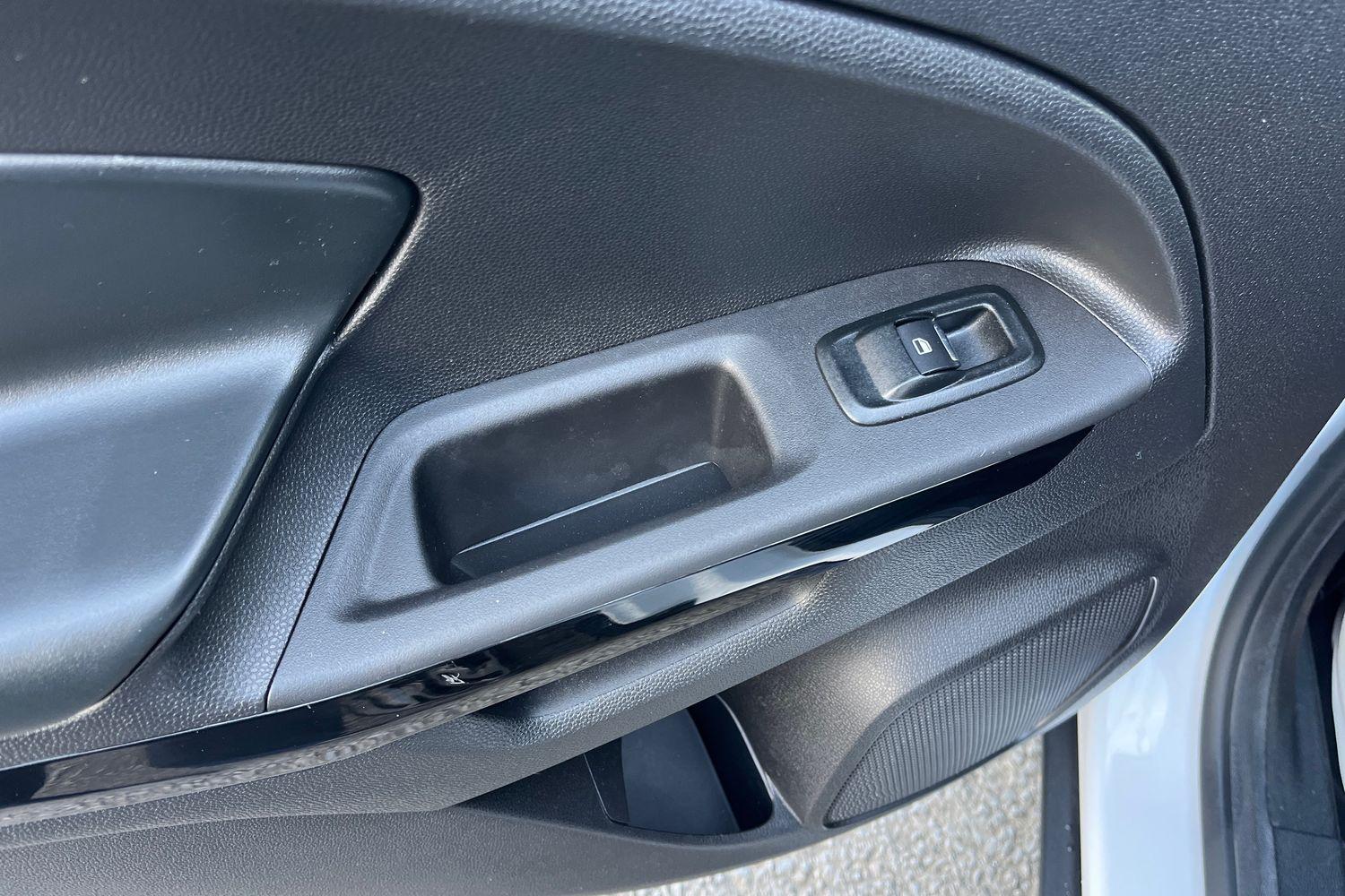 Ford ECOSPORT Photo 38