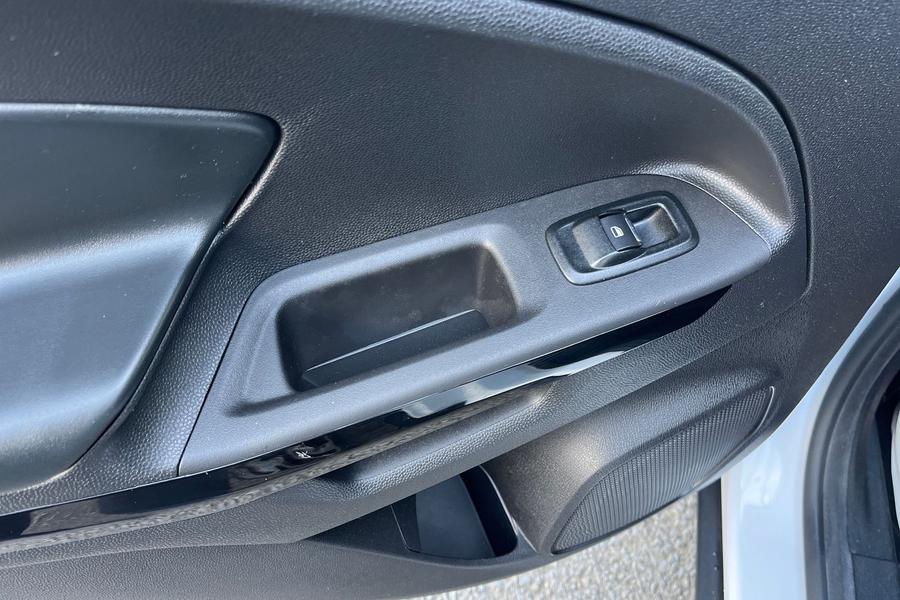 Ford ECOSPORT Photo autoimg-5fced4873ca84e2f9c885377ff185768d7bf0c5d.jpg