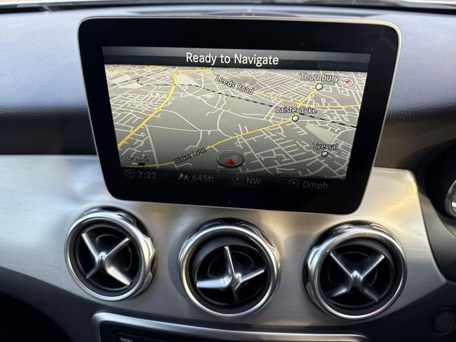 MERCEDES-BENZ GLA Photo 14