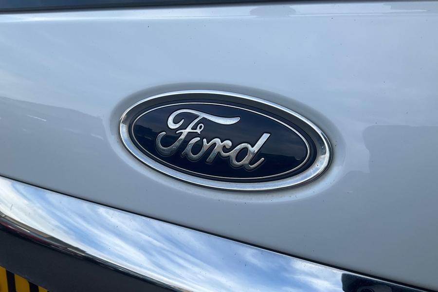 Ford ECOSPORT Photo autoimg-5fd35a803922276c6c70321a139d787211bfab32.jpg