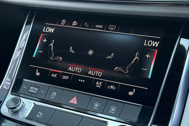AUDI Sq7 Photo 25