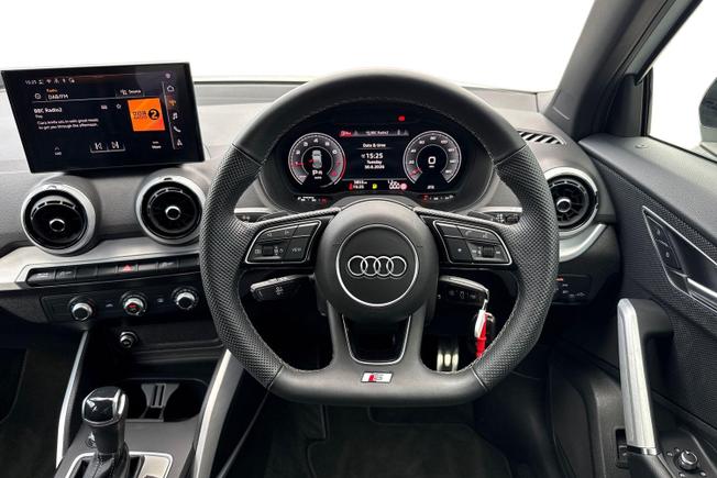AUDI Q2 Photo 11