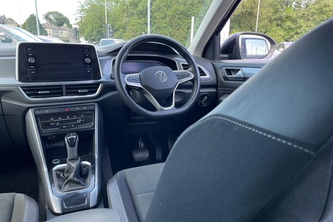 VOLKSWAGEN T-Roc Photo 31