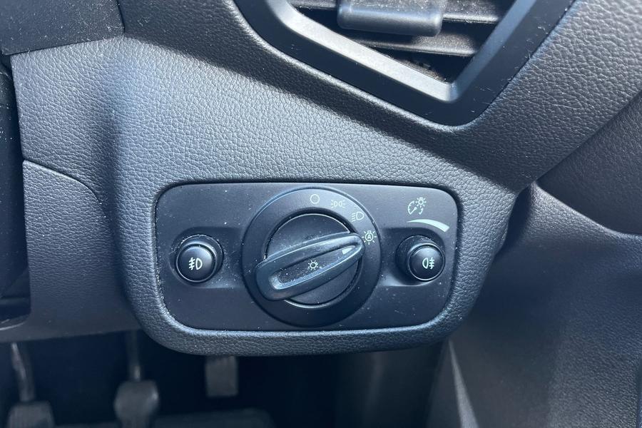 Ford KUGA Photo autoimg-5fd5ef15199b32f7460e6bf24243e9898ca9606a.jpg