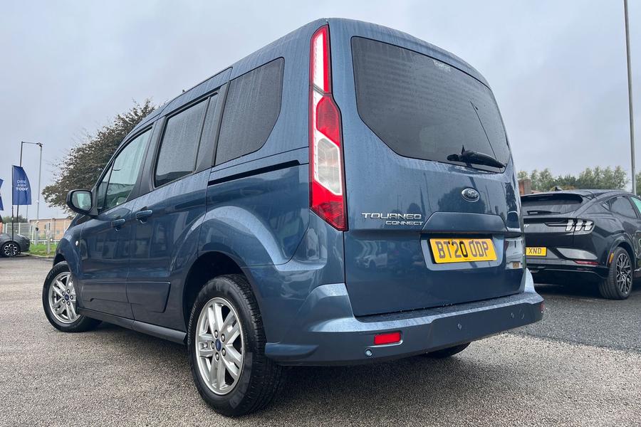 Ford TOURNEO CONNECT Photo autoimg-5fd7b59355cd97a83f89e15c6d9b404aa33649e3.jpg