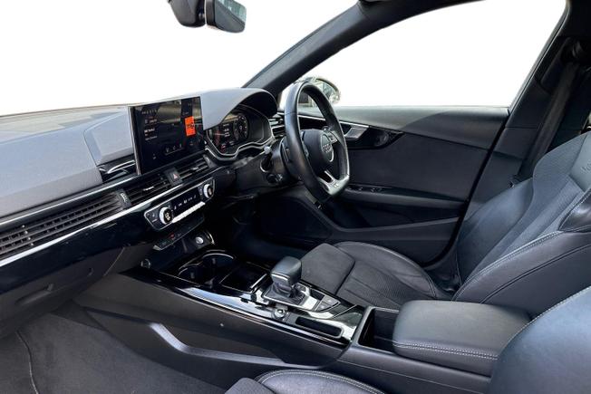 Audi A4 Avant Photo 2